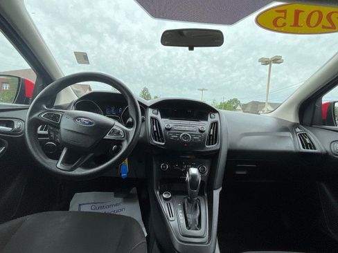 Used 2015 Ford Focus SE FWD image 10