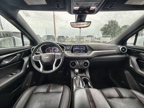 Used 2022 Chevrolet Blazer Premier w/ Enhanced Convenience Package FWD image 19