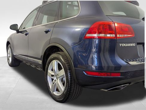 Used 2012 Volkswagen Touareg Sport AWD/4WD image 57