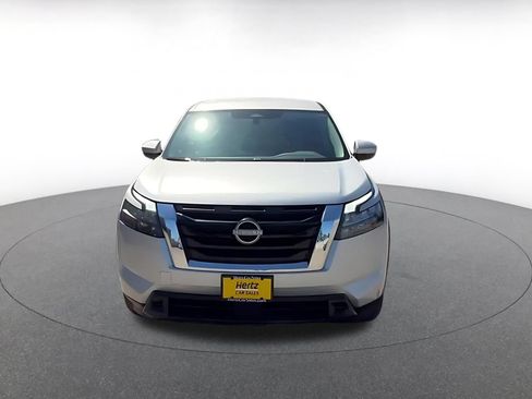 Used 2025 Nissan Pathfinder SV FWD image 4