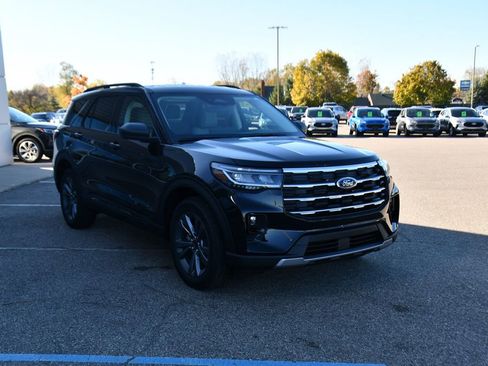 Used 2026 Ford Explorer Active w/ Active Comfort Package image 9