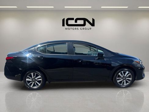 Used 2025 Nissan Versa SV FWD image 5