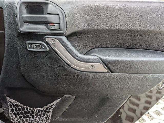 Used 2013 Jeep Wrangler Unlimited Sport AWD/4WD image 33