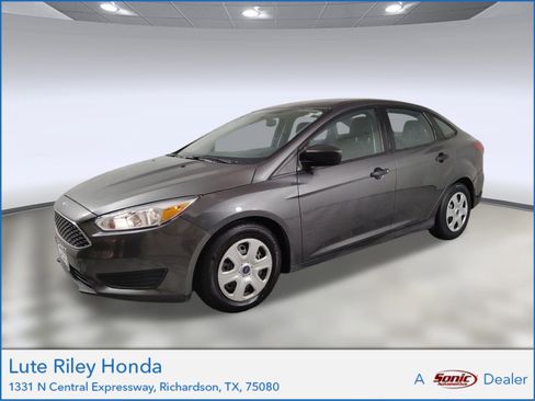 Used 2017 Ford Focus S image 1
