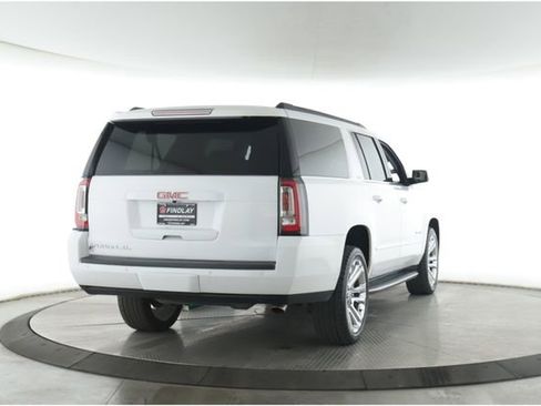 Used 2018 GMC Yukon XL SLT w/ Premium Edition AWD/4WD image 7