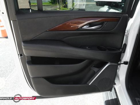 Used 2018 Cadillac Escalade ESV Premium Luxury image 22
