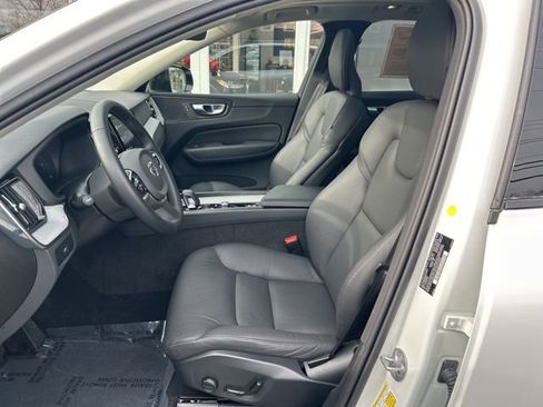 Certified 2025 Volvo XC60 B5 Plus image 17