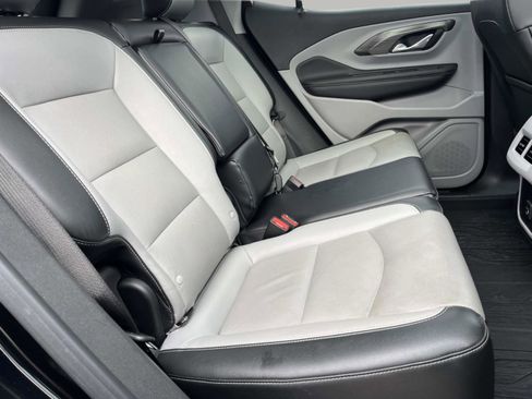 Used 2023 GMC Terrain SLT w/ Infotainment Package II image 25