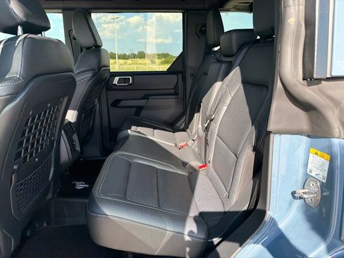 Used 2025 Ford Bronco Badlands w/ Sasquatch Package AWD/4WD image 11