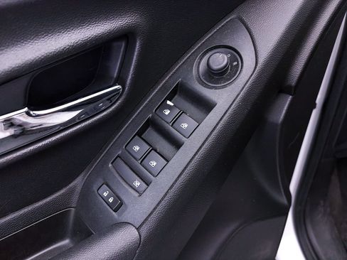 Used 2019 Chevrolet Trax LT w/ LT Convenience Package AWD/4WD image 11