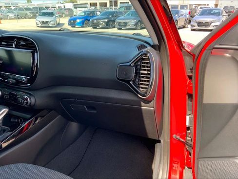 Used 2023 Kia Soul S image 18