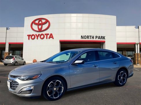 Used 2024 Chevrolet Malibu LT image 1