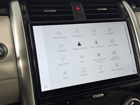 Used 2025 Land Rover Discovery S image 22