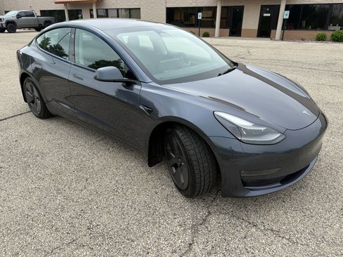 Used 2022 Tesla Model 3 Long Range AWD/4WD image 7