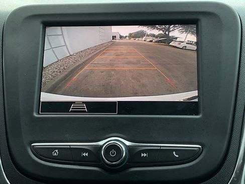 Used 2024 Chevrolet Equinox LS image 31