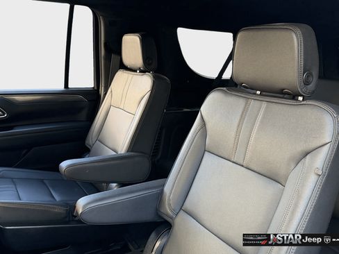 Used 2024 Chevrolet Suburban RST w/ Luxury Package AWD/4WD image 28