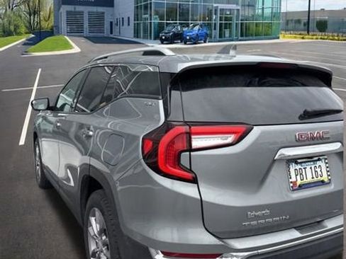 Used 2023 GMC Terrain SLT AWD/4WD image 10