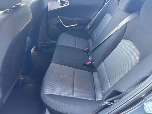 Used 2023 Kia Soul LX w/ LX Technology Package image 10