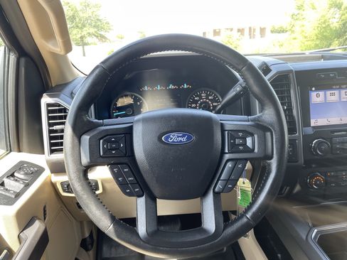 Used 2019 Ford F150 XLT w/ Equipment Group 302A Luxury AWD/4WD image 15