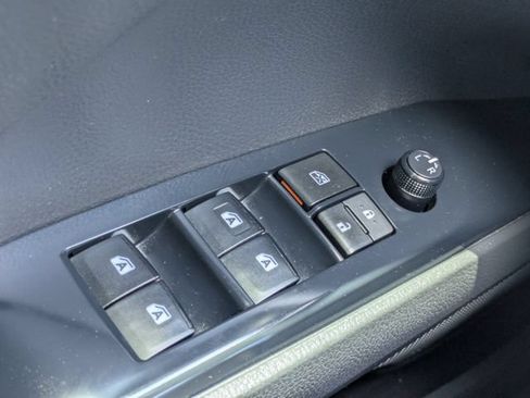 Used 2018 Toyota Camry SE w/ Convenience Package FWD image 21