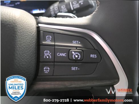 Used 2024 Jeep Grand Cherokee L Limited w/ Black Appearance Package AWD/4WD image 27