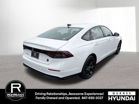 Used 2025 Honda Accord SE image 9