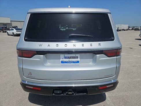 Certified 2023 Jeep Wagoneer Series II AWD/4WD image 6