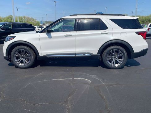 Used 2025 Ford Explorer Active w/ Active Comfort Package AWD/4WD image 2