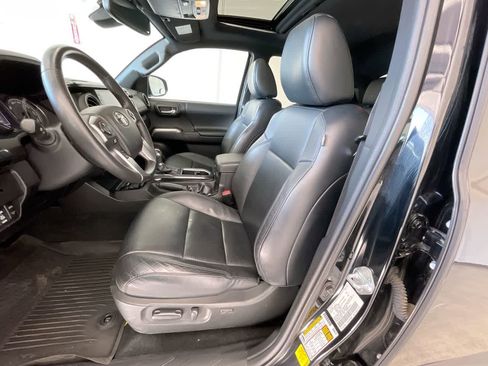 Used 2021 Toyota Tacoma Limited AWD/4WD image 11
