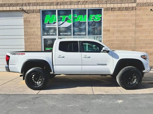 Used 2018 Toyota Tacoma TRD Off-Road image 5