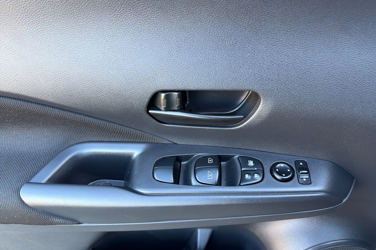 Certified 2025 Nissan Kicks Play S FWD image 13