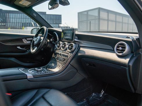 Used 2018 Mercedes-Benz GLC 300 4MATIC image 24
