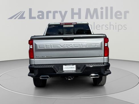 Used 2026 Chevrolet Silverado 1500 LT Trail Boss w/ Convenience Package II AWD/4WD image 4