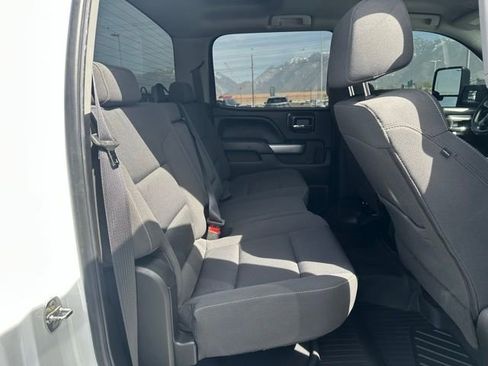 Used 2019 Chevrolet Silverado 2500 LT AWD/4WD image 13