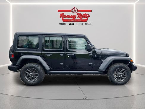 Used 2025 Jeep Wrangler Unlimited Sport AWD/4WD image 6