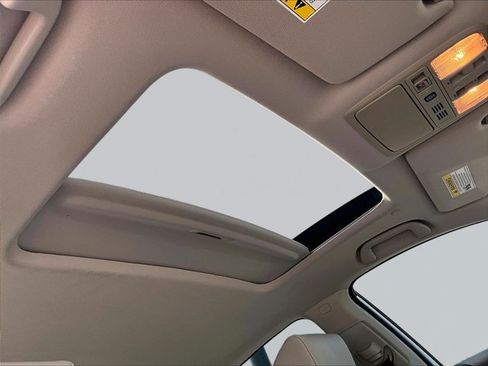 Used 2021 Honda Accord Touring image 16