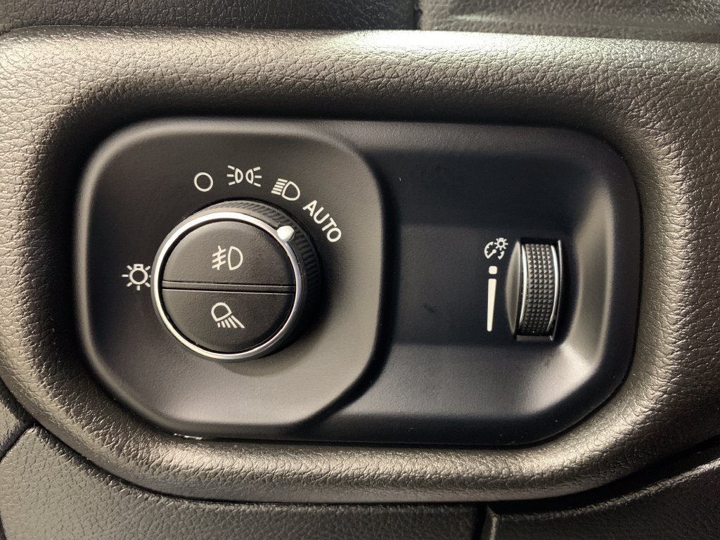 Used 2025 RAM 1500 Big Horn AWD/4WD image 23