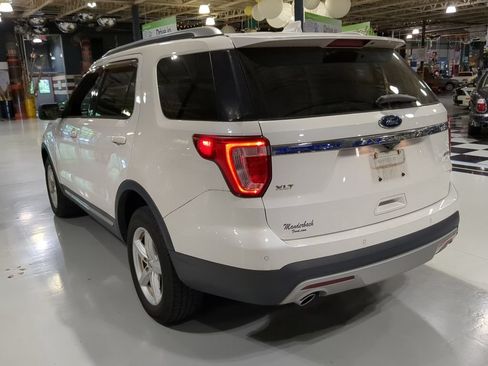 Used 2016 Ford Explorer XLT w/ Equipment Group 202A AWD/4WD image 10