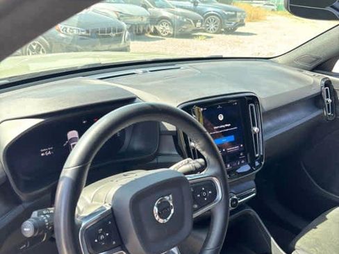 Used 2023 Volvo XC40 Recharge Ultimate w/ Protection Package Premier AWD/4WD image 3