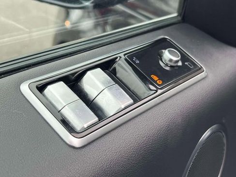 Used 2019 Land Rover Range Rover Sport SE AWD/4WD image 19