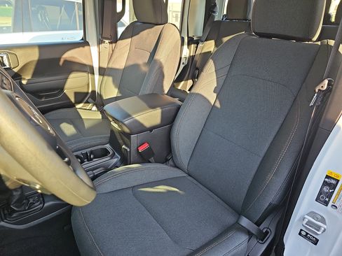 Used 2026 Jeep Gladiator Sport AWD/4WD image 15
