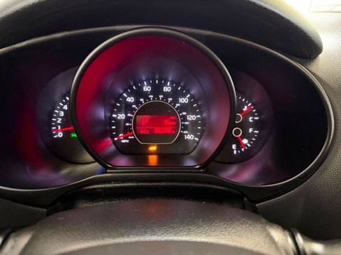 Used 2019 Kia Soul + FWD image 33