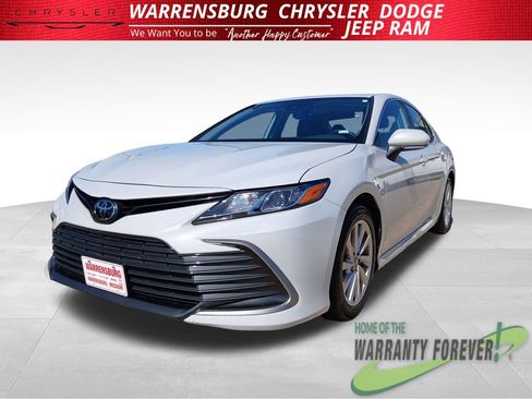 Used 2024 Toyota Camry LE FWD image 8
