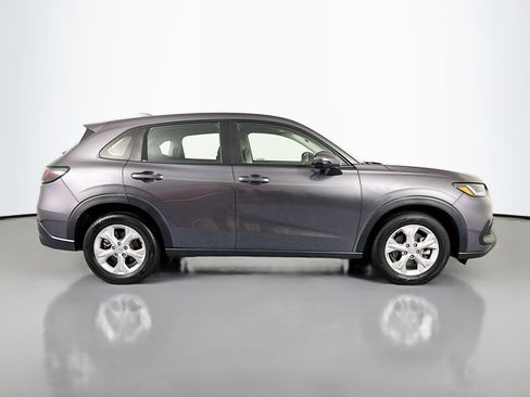 Certified 2023 Honda HR-V LX image 4