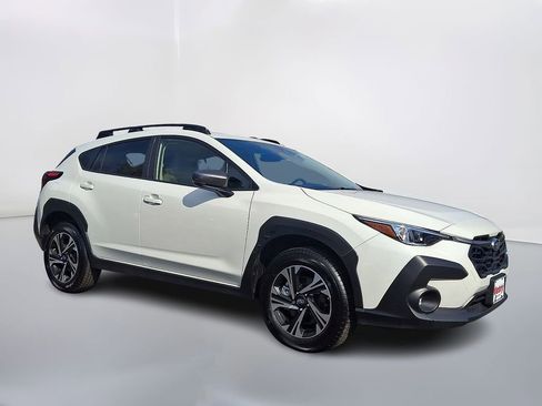 Used 2025 Subaru Crosstrek 2.0i Premium image 1