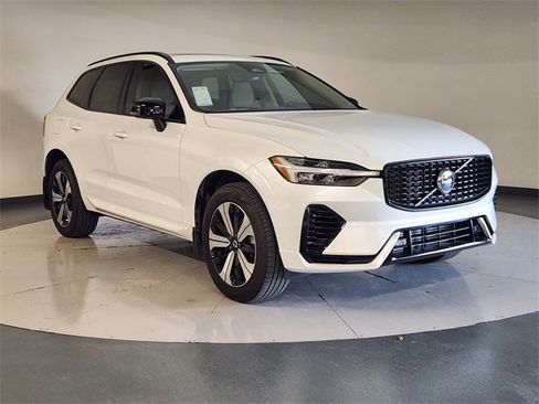 Used 2025 Volvo XC60 T8 Core w/ Protection Package Premier image 7