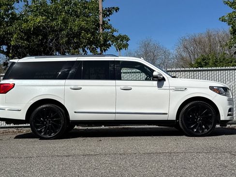 Certified 2021 Lincoln Navigator L Reserve image 3