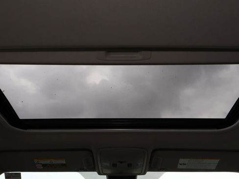 Used 2017 Toyota RAV4 XLE image 12