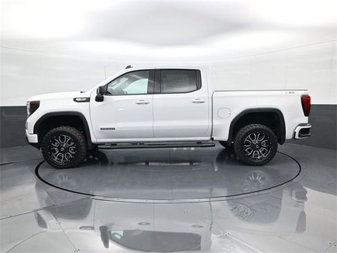 Used 2025 GMC Sierra 1500 Elevation w/ Elevation Premium Package image 8