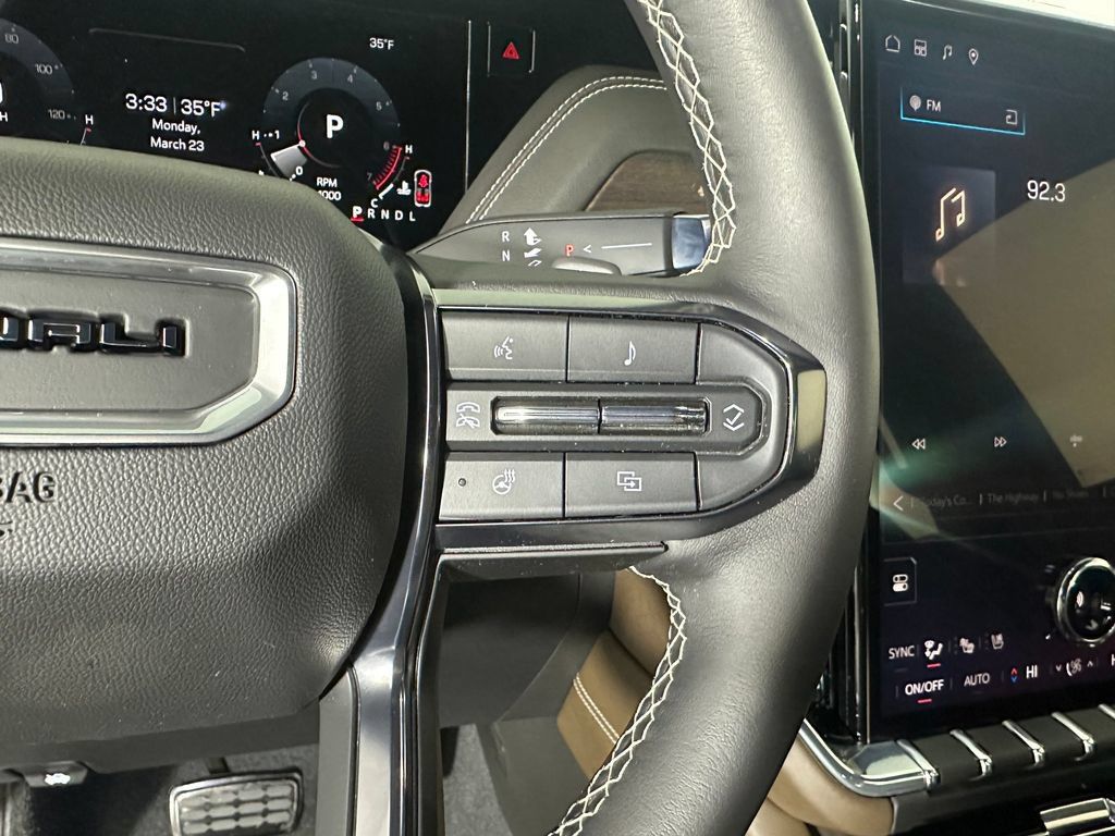 Used 2025 GMC Yukon XL Denali Ultimate AWD/4WD image 14